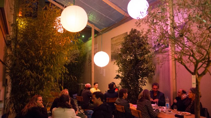 Gartenrestaurant mit gemütlicher Atmosphäre